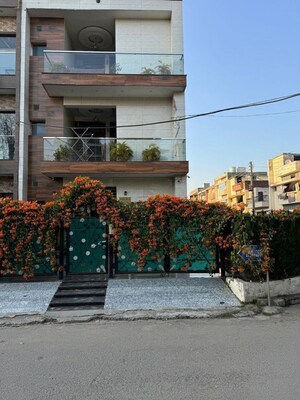 2 BHK Independent House – Exterior View View at Sector 38 - for Rent