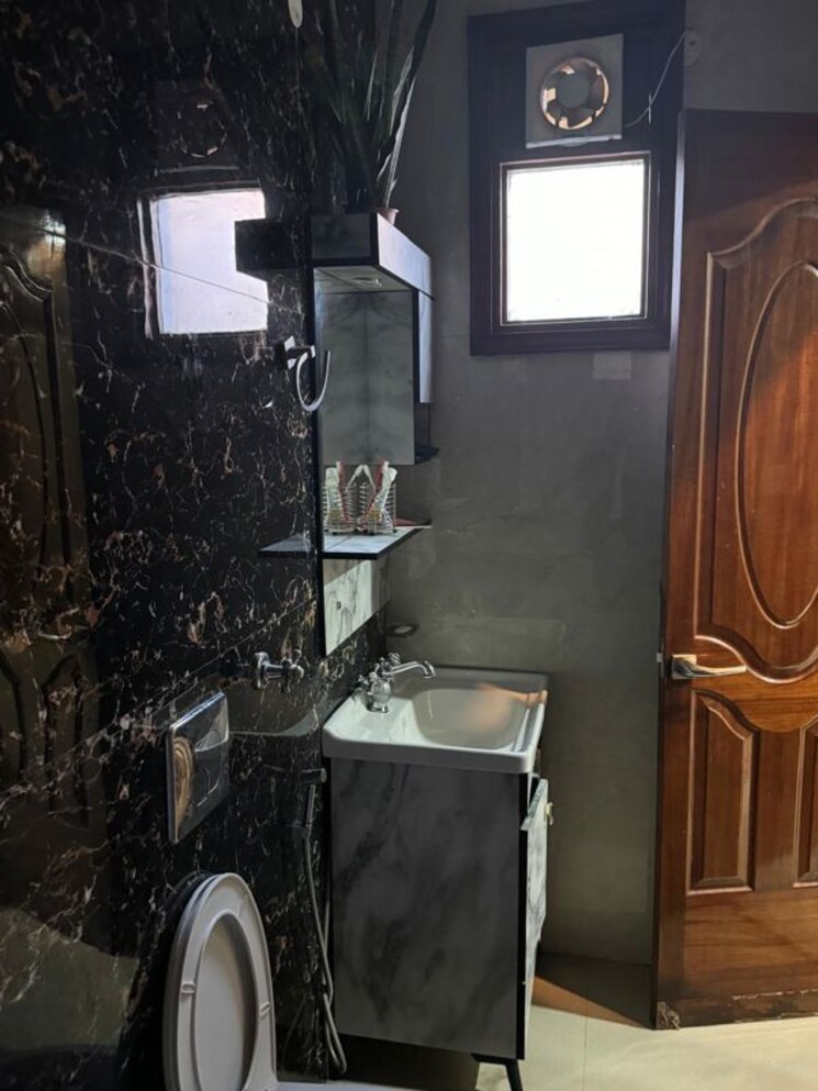 Attached Bathroom, sector 38 2 Bedroom 1200 Sq.Ft. Independent House In Sector 38 Chandigarh 9757850