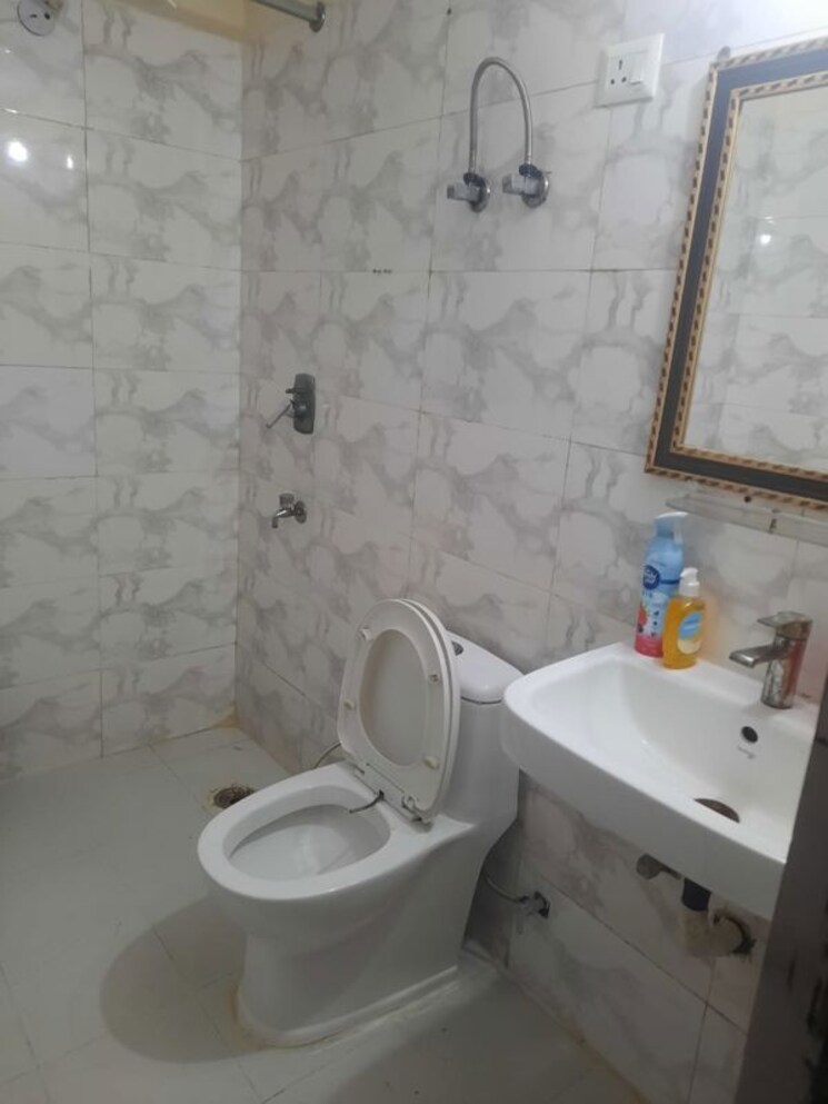 Master Bedroom, sethi-max-royal 3 Bedroom 1250 Sq.Ft. Apartment In Sector 76 Noida 9757853