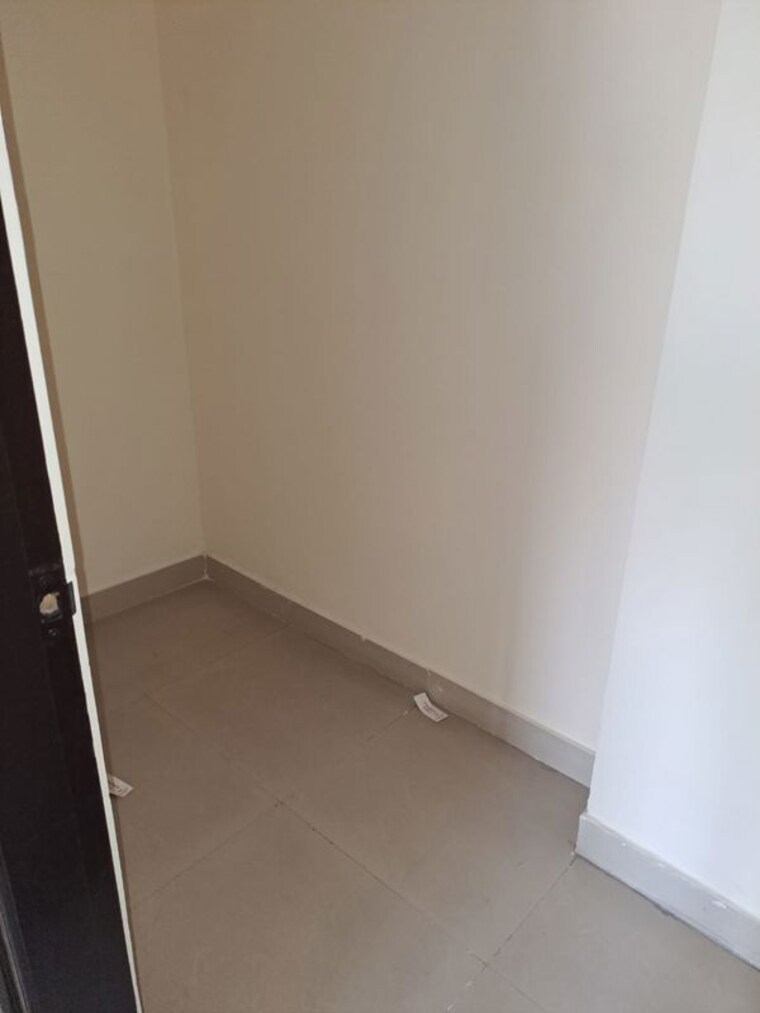 Room, sethi-max-royal 3 Bedroom 1440 Sq.Ft. Apartment In Sector 76 Noida 9757857