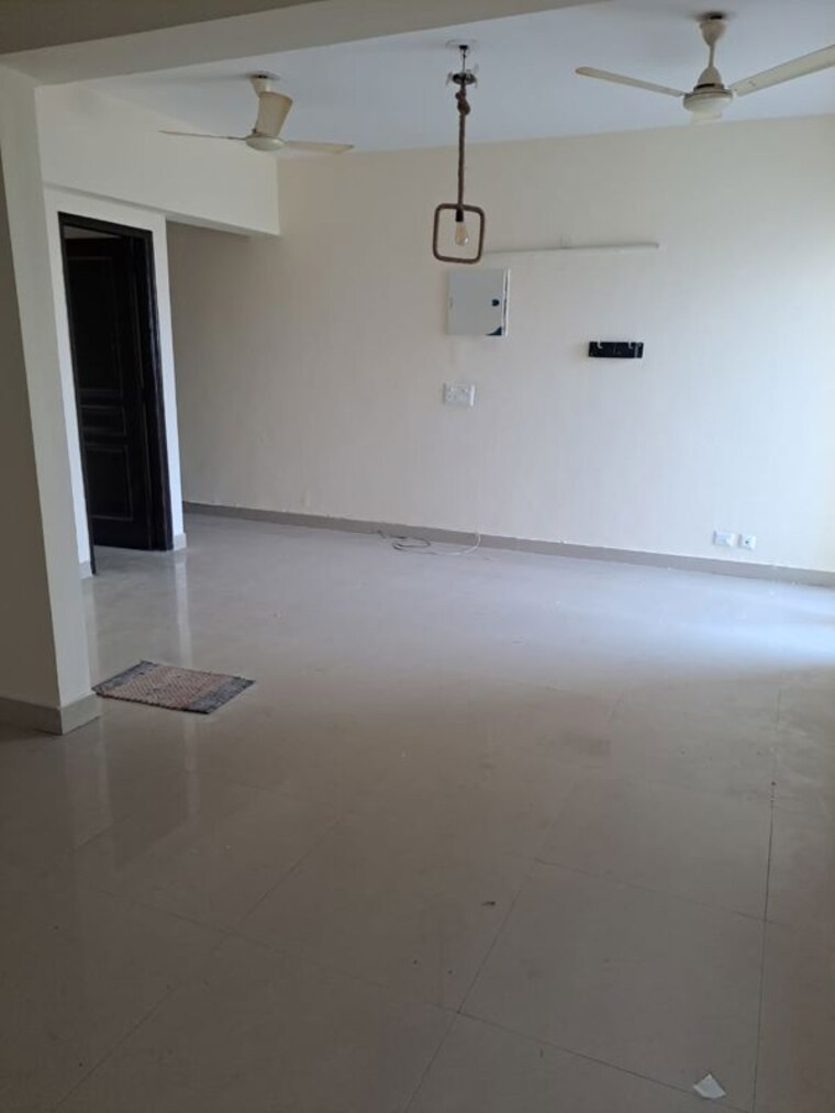 Room, sethi-max-royal 3 Bedroom 1440 Sq.Ft. Apartment In Sector 76 Noida 9757857