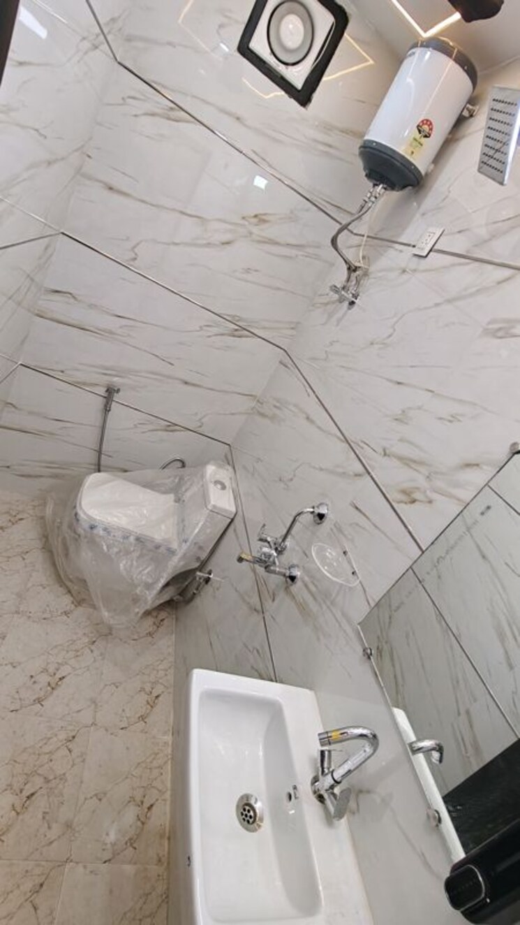 Bathroom, malviya nagar 2 Bedroom 800 Sq.Ft. Builder Floor In Malviya Nagar Delhi 9757860