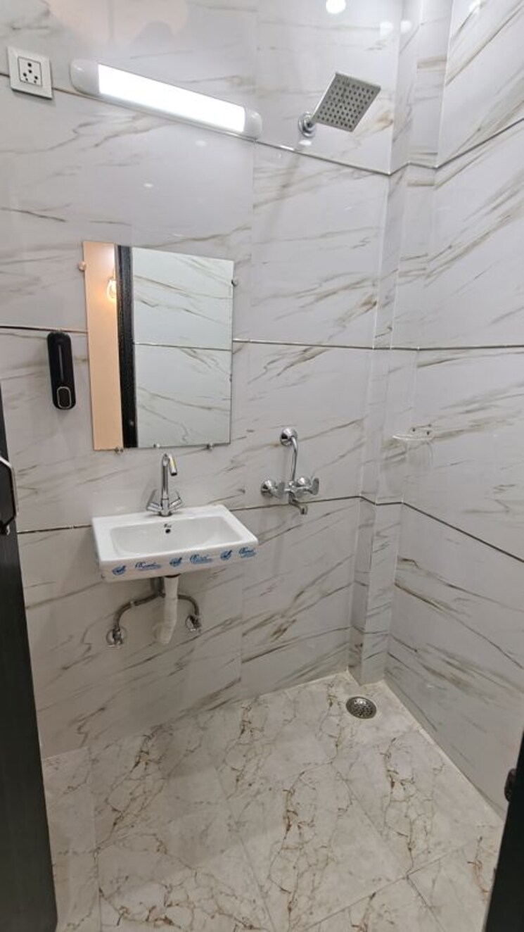 Bathroom, malviya nagar 2 Bedroom 800 Sq.Ft. Builder Floor In Malviya Nagar Delhi 9757860