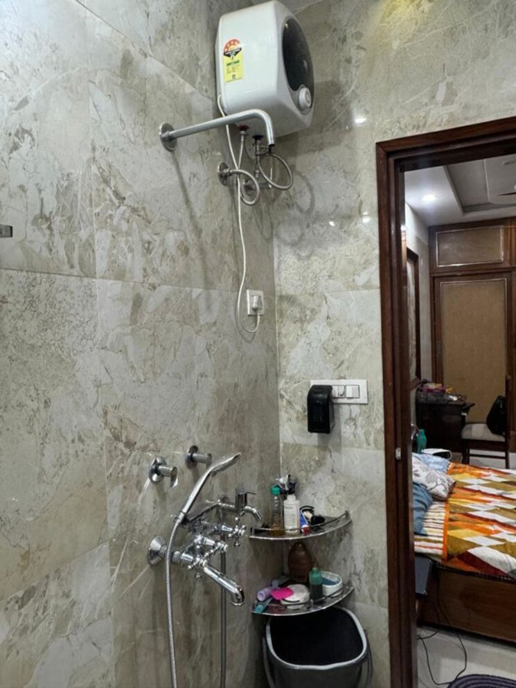 Attached Bathroom, sector 38 2 Bedroom 1200 Sq.Ft. Independent House In Sector 38 Chandigarh 9757861