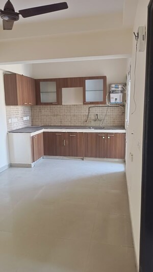 Room in 3 BHK Apartment at Sethi Max Royal, Sector 76 – for Rent