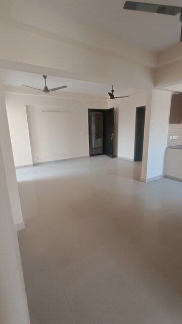 Room in 3 BHK Apartment at Sethi Max Royal, Sector 76 – for Rent