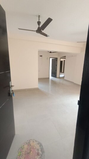 Room in 3 BHK Apartment at Sethi Max Royal, Sector 76 – for Rent