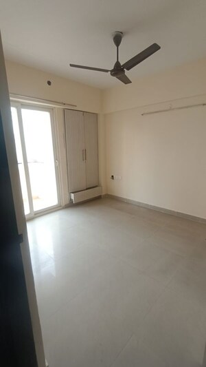 Room in 3 BHK Apartment at Sethi Max Royal, Sector 76 – for Rent