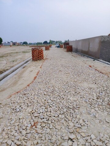  Plot – Exterior View View at Jankipuram Extension - for Sale