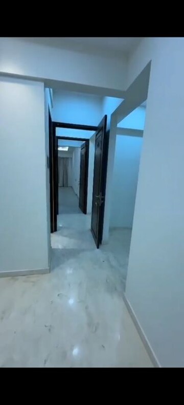 Room in 5 BHK Apartment at Raunak Viraj Tower , Pokhran Road No Two – for Rent