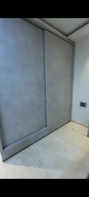 Room in 5 BHK Apartment at Raunak Viraj Tower , Pokhran Road No Two – for Rent