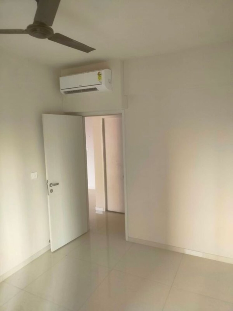 Room, rustomjee-azziano-wing-d 2 Bedroom 736 Sq.Ft. Apartment In Thane West Thane 9757893