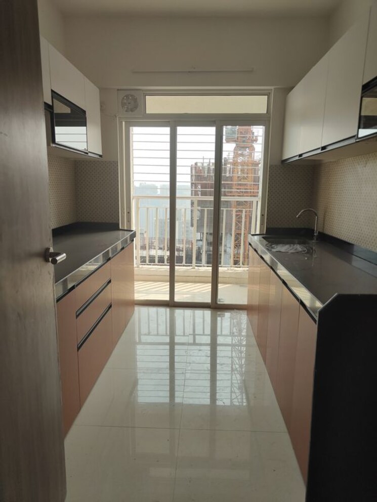 Kitchen, lodha-amara 3 Bedroom 1350 Sq.Ft. Apartment In Kolshet Road Thane 9757735