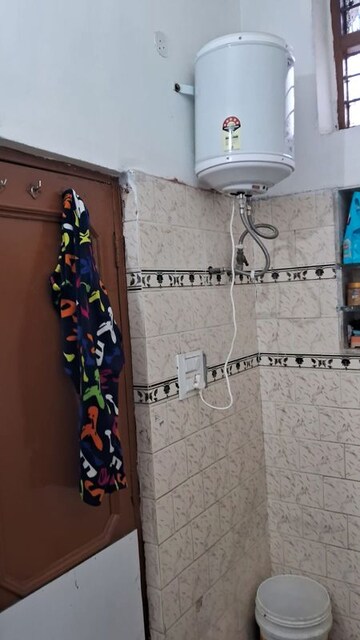 Attached Bathroom in 1.5 BHK Independent House at Sector 49 – for Rent