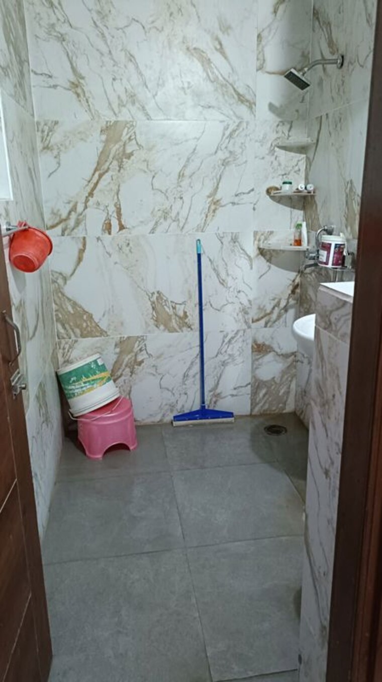 Bathroom, dhakoli 3 Bedroom 148 Sq.Yd. Builder Floor In Dhakoli Zirakpur 9758015