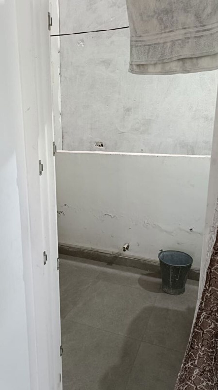 Bathroom, dhakoli 3 Bedroom 148 Sq.Yd. Builder Floor In Dhakoli Zirakpur 9758015