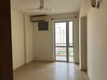Room in 4 BHK Apartment at DLF Westend Heights, Sector 53 – for Rent