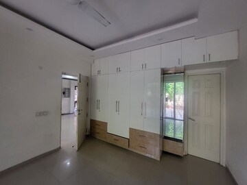 Room in 3 BHK Apartment at Dhoot Time Residency, Sector 63 – for Rent