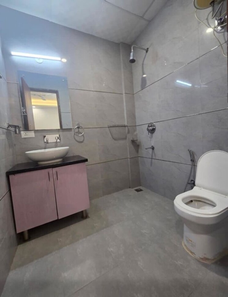 Bathroom, sector 51 2 Bedroom 900 Sq.Ft. Builder Floor In Sector 51 Gurgaon 9758042