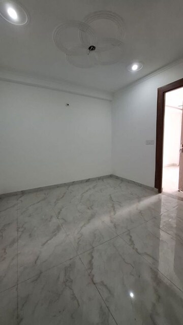 Room in 3 BHK Villa at Sector 10 Greater Noida – for Sale