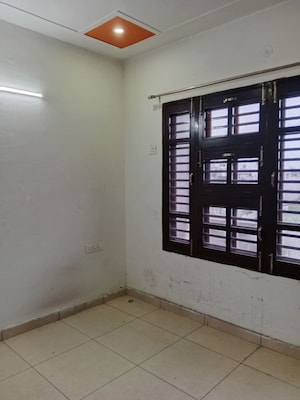 Room in 2 BHK Builder Floor at Huda – for Rent