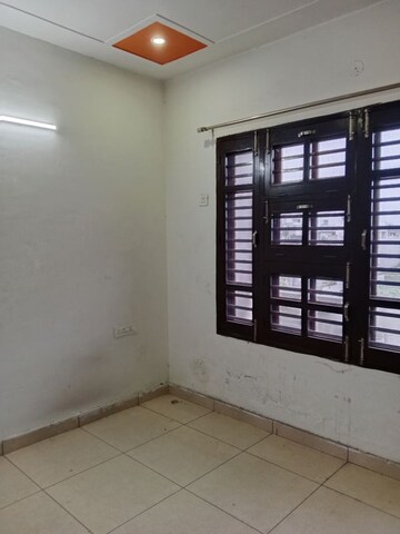 Room in 2 BHK Builder Floor at Huda – for Rent