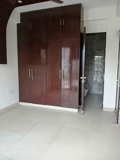 5 BHK + Pooja Room Apartment For Rent in Sector 52