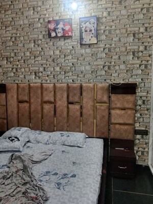 Room in 3 BHK Builder Floor at Huda – for Rent