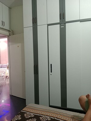 Room in 3 BHK Builder Floor at Huda – for Rent