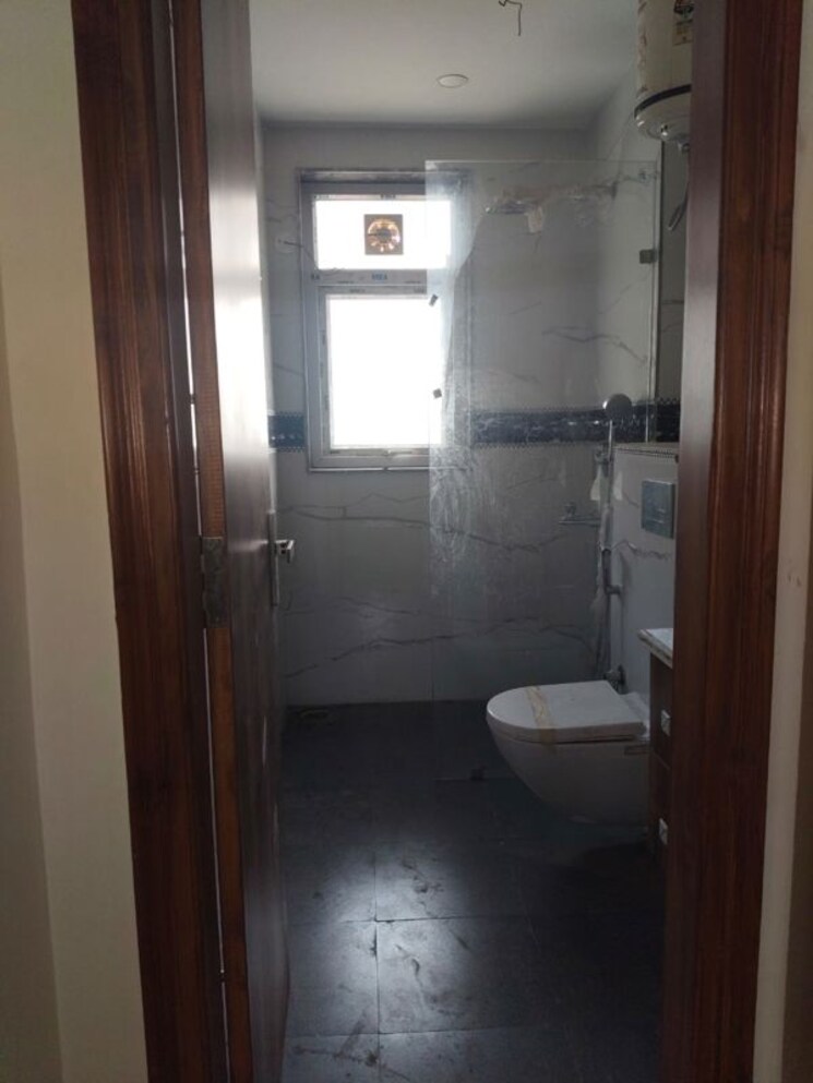 Bathroom, sector 51 3 Bedroom 1800 Sq.Ft. Builder Floor In Sector 51 Gurgaon 9758073