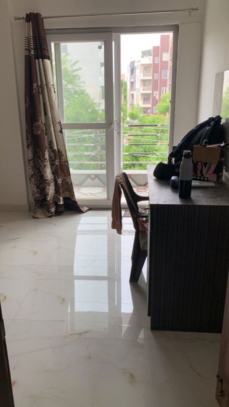  Parking, sector 51 3 Bedroom 1800 Sq.Ft. Builder Floor In Sector 51 Gurgaon 9758073