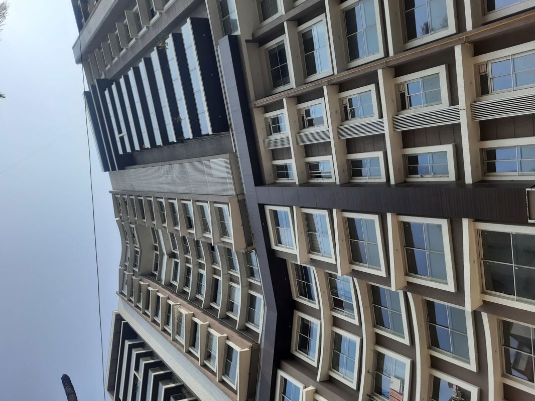 3 BHK + Servant Room Apartment For Sale in Khar West