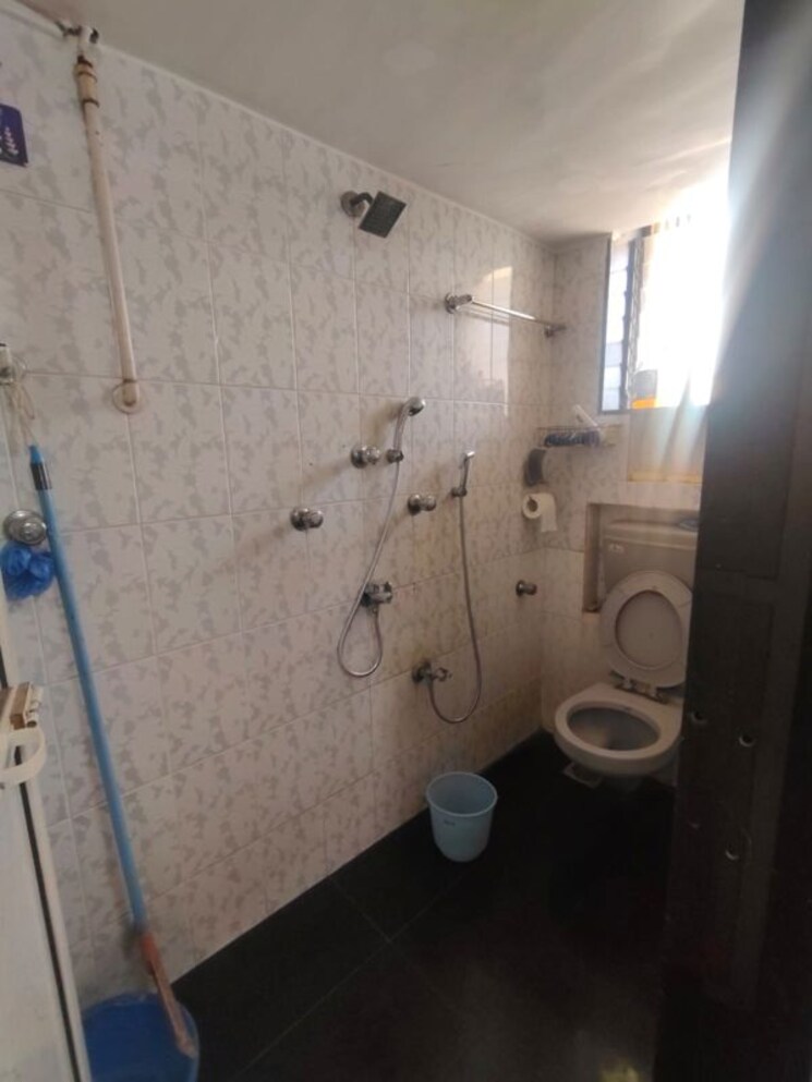 Bathroom, sai-smruti-dadar-east 1 Bedroom 550 Sq.Ft. Apartment In Dadar East Mumbai 9758141