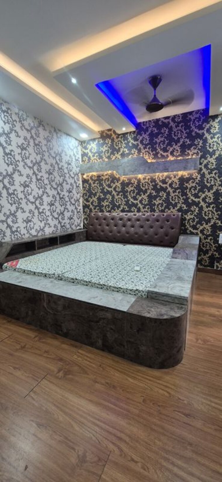 Room, gomti nagar Pg For Boys & Girls In Gomti Nagar 9758143