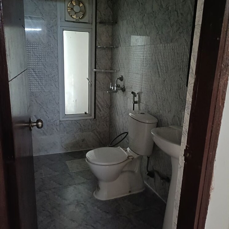 Bathroom, gaurs-siddhartham 3 Bedroom 1185 Sq.Ft. Apartment In Siddharth Vihar Ghaziabad 9758171