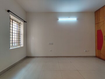 Room in  Apartment at V.V Emerald, Horamavu – for Rent