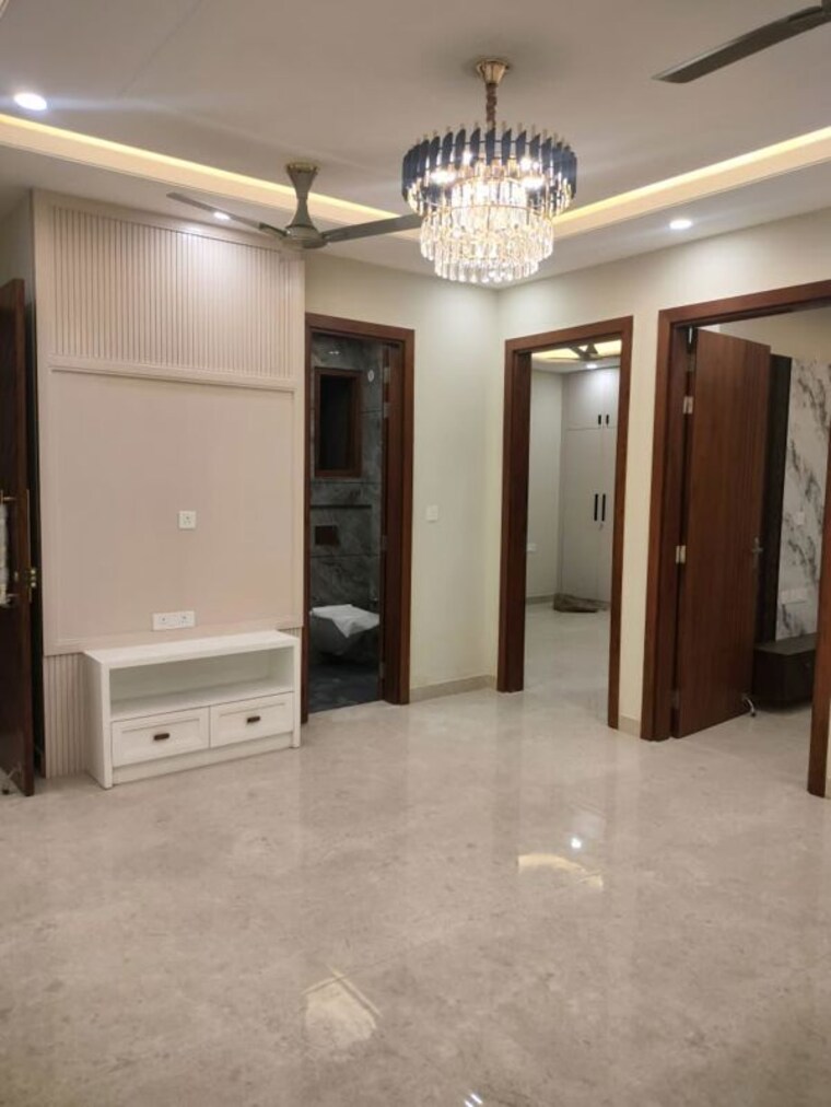 Room, ss-almeria 3.5 Bedroom 2000 Sq.Ft. Builder Floor In Sector 84 Gurgaon 9731710