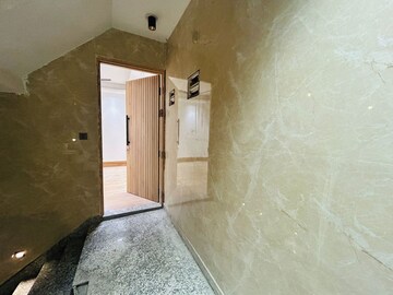 Room in 2 BHK Builder Floor at Saket – for Rent