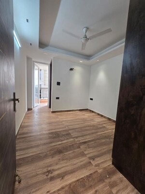 Room in 1 BHK Builder Floor at Saket – for Rent