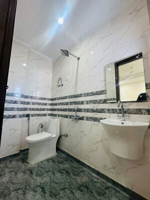 Bathroom in 1 BHK Builder Floor at Saket – for Rent