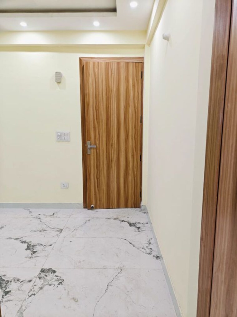 Room, saket 1 Bedroom 500 Sq.Ft. Builder Floor In Saket Delhi 9758217