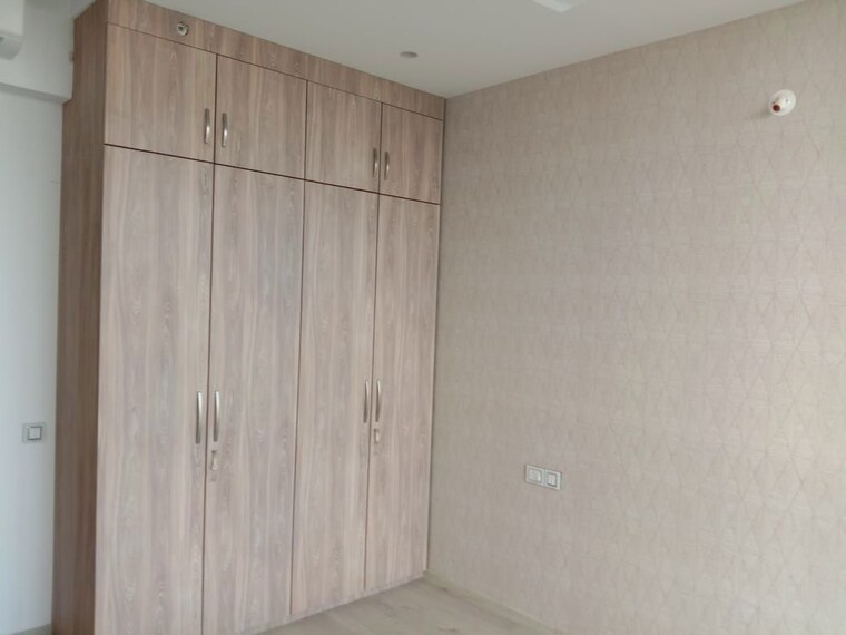Room, one-hiranandani-park 3 Bedroom 1106 Sq.Ft. Apartment In Ghodbunder Road Thane 9758265