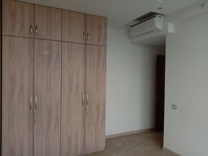 Room in 3 BHK Apartment at One Hiranandani Park, Ghodbunder Road – for Rent