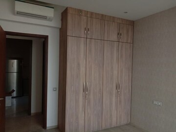 Room in 3 BHK Apartment at One Hiranandani Park, Ghodbunder Road – for Rent