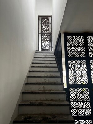 Staircase in  Showroom at Sudama Nagar – for Rent
