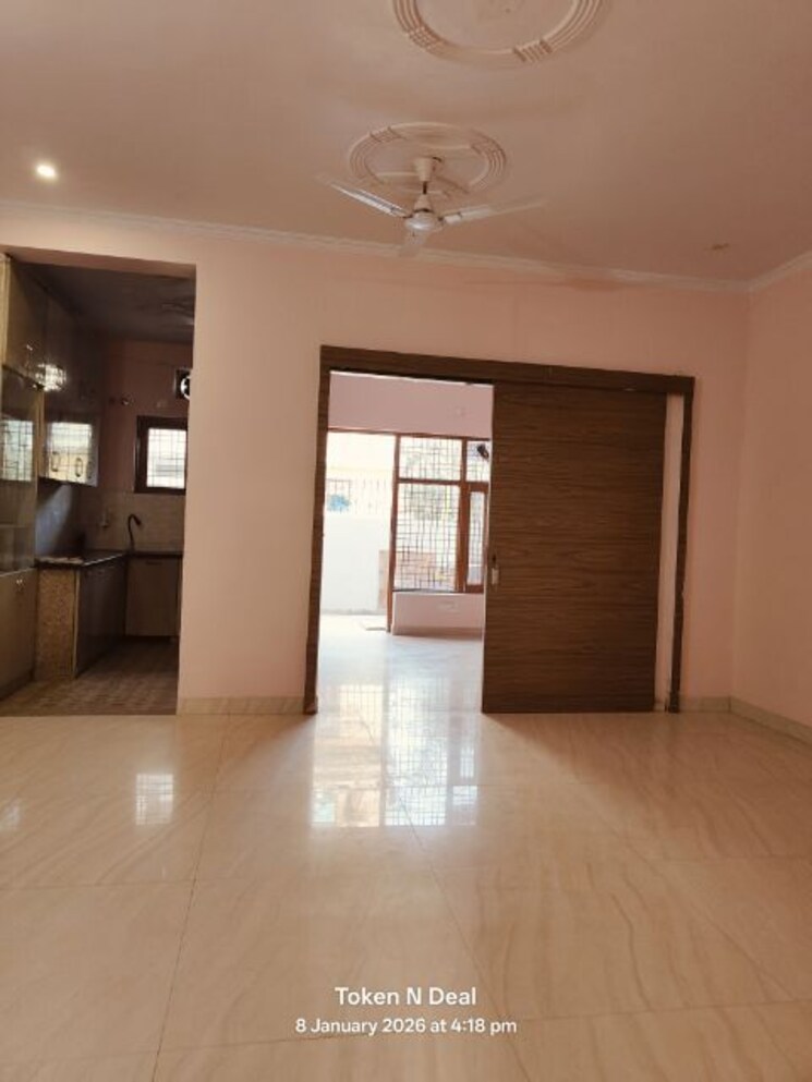 Room, ardee-city 3 Bedroom 161 Sq.Yd. Independent House In Sector 52 Gurgaon 9758269