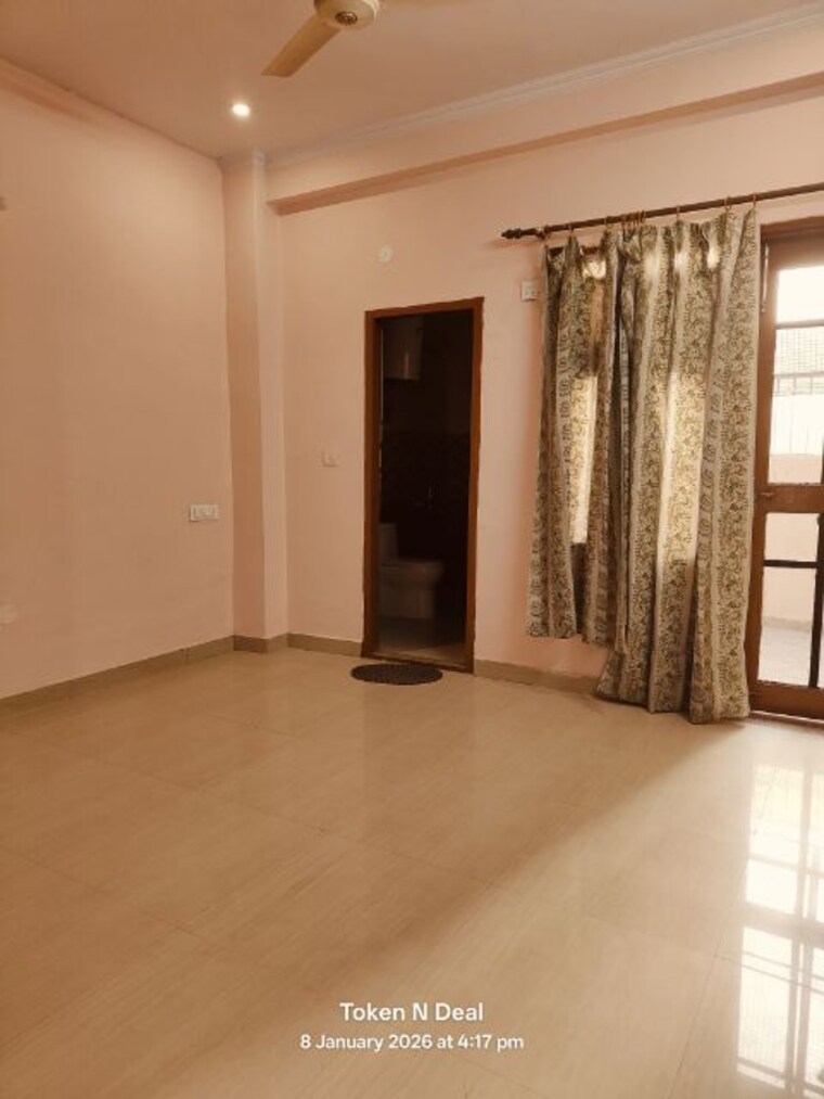 Room, ardee-city 3 Bedroom 161 Sq.Yd. Independent House In Sector 52 Gurgaon 9758269