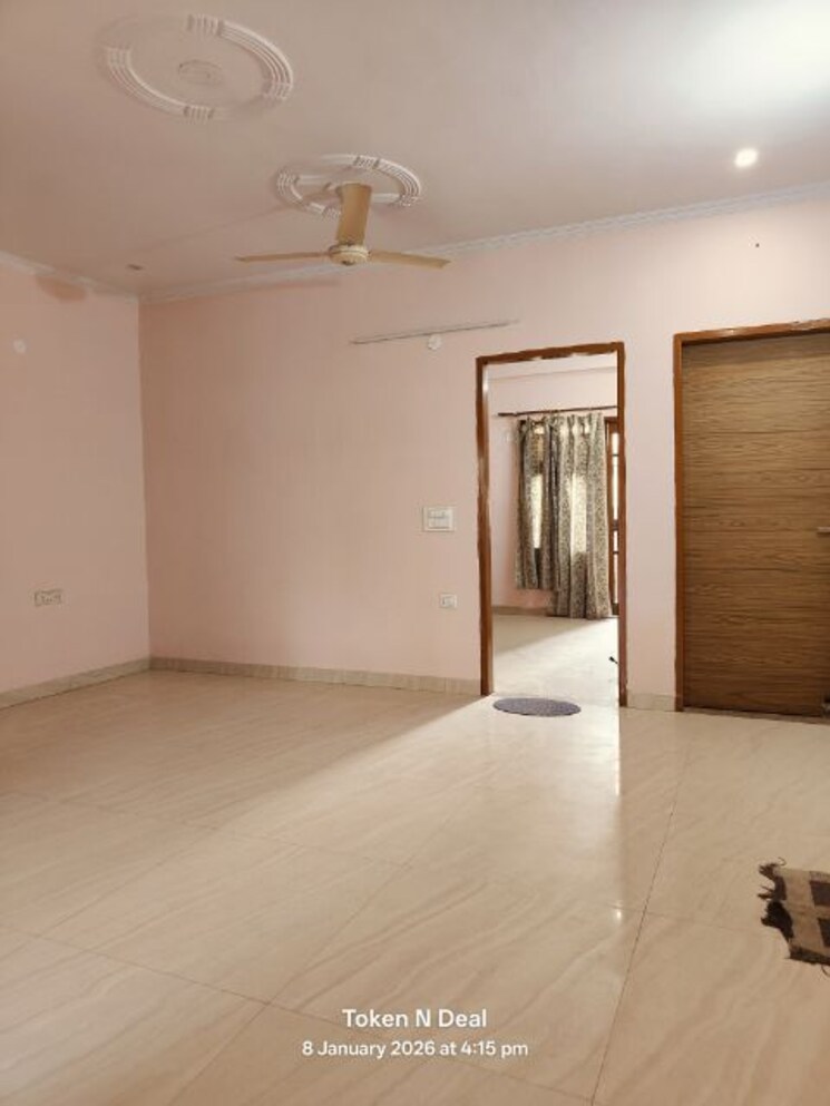Room, ardee-city 3 Bedroom 161 Sq.Yd. Independent House In Sector 52 Gurgaon 9758269