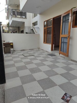 Room in 3 BHK Independent House at Ardee City, Sector 52 – for Rent