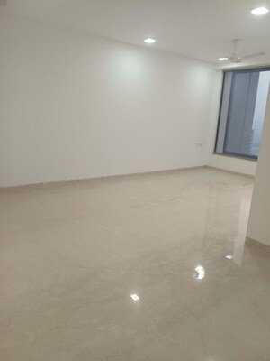 Room in 3 BHK Apartment at Oberoi Sky City, Borivali East – for Rent